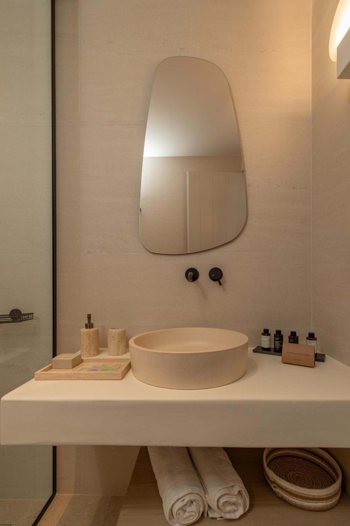 Topos Suites Lassi  Habitación foto